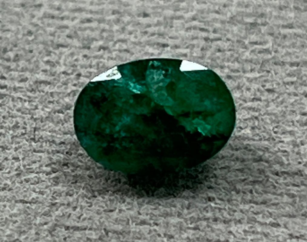 Emerald - Oval - 1.04 Ct.