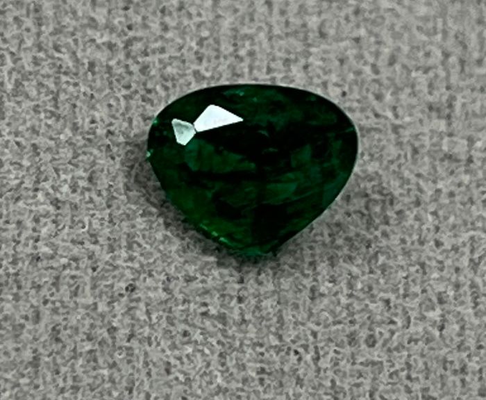 Emerald - Pear - 0.69 Ct.
