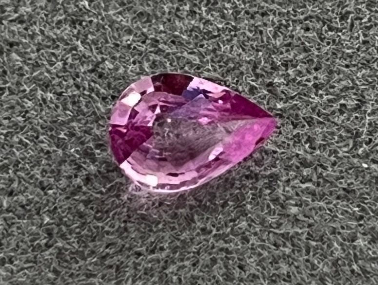 Sapphire - Pear - 0.56 Ct.