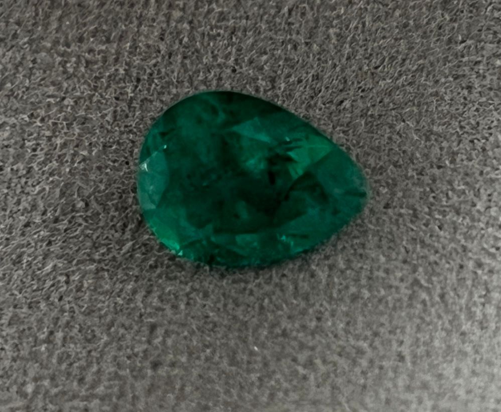 Emerald - Pear - 1.92 Ct.