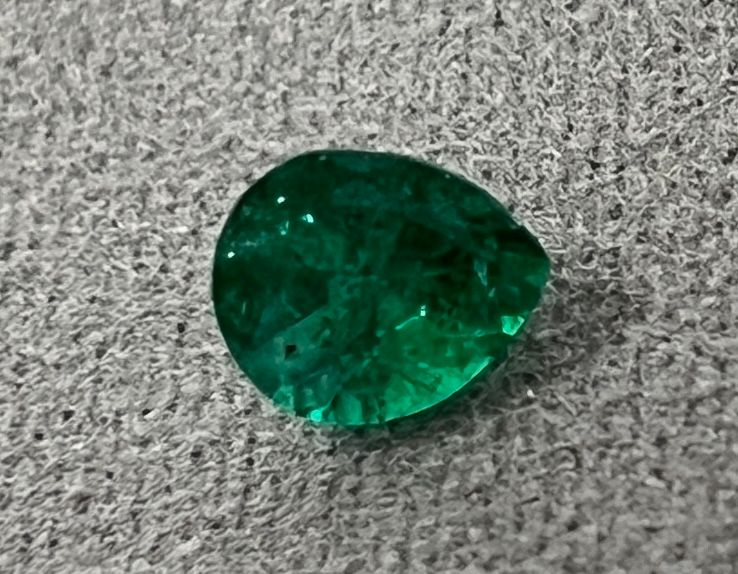 Emerald - Pear - 0.82 Ct.