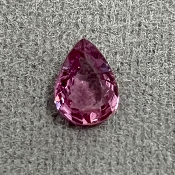 Sapphire - Pear - 0.75 Ct.