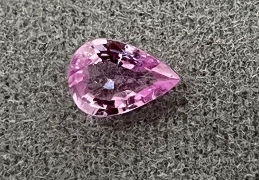 Sapphire - Pear - 0.7 Ct.