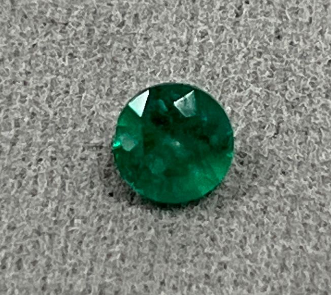 Emerald - Round - 0.5 Ct.