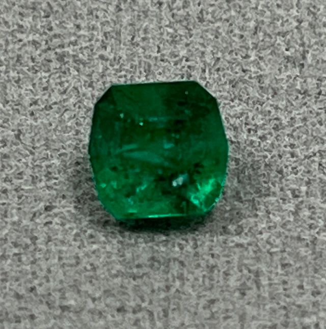 Emerald - Dodecagon - 0.93 Ct.